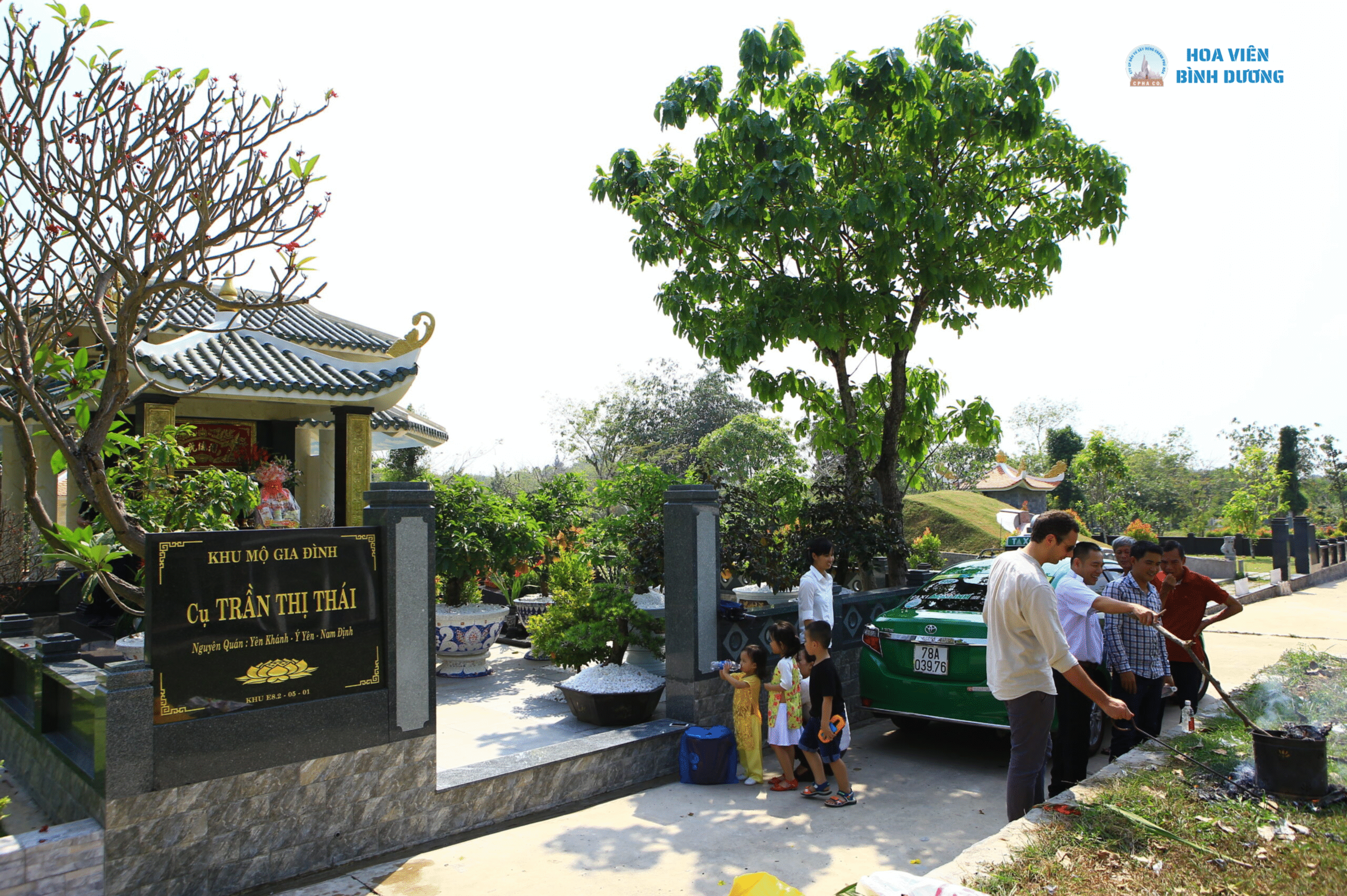 Mẫu mộ xây gạch ốp lát hoàn thiện tại Hoa Viên Bình Dương