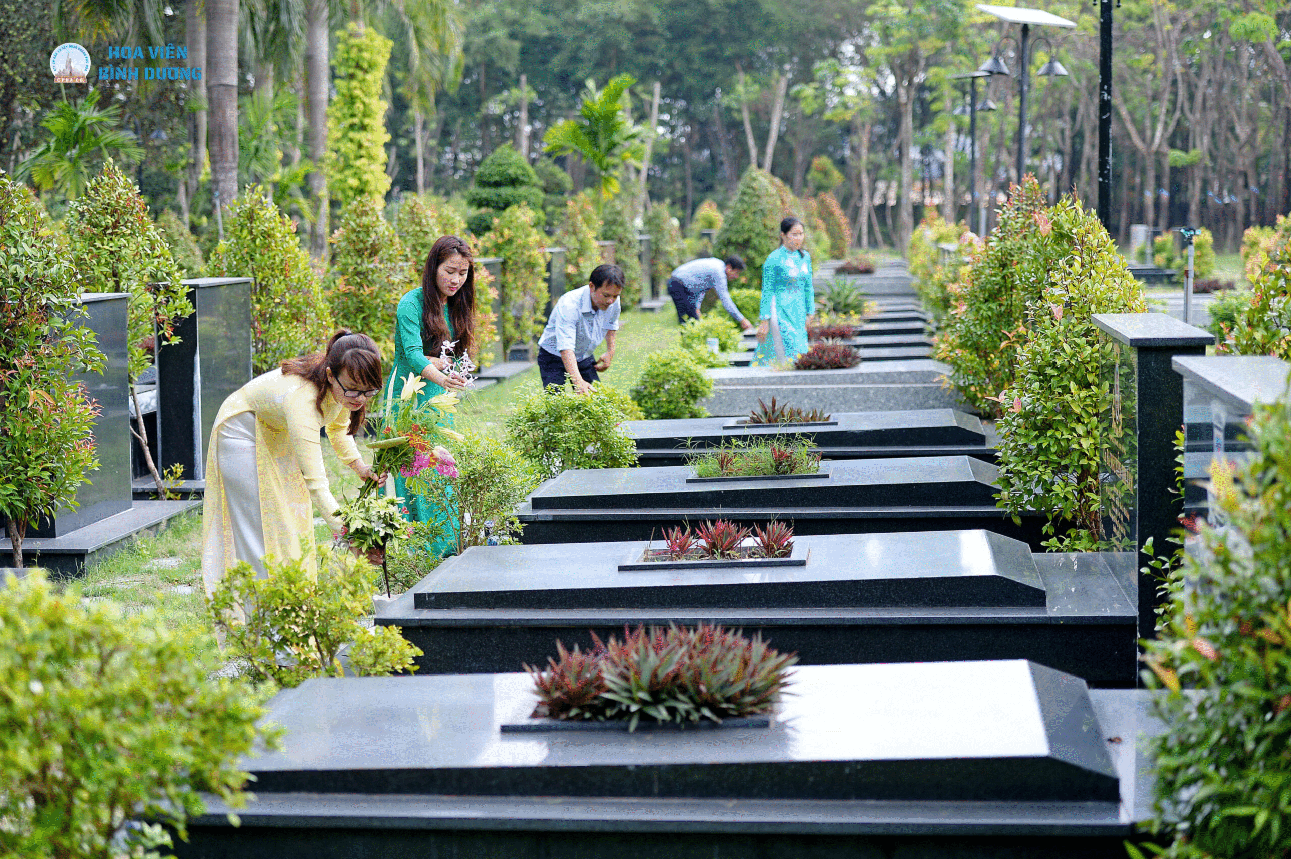 Mẫu mộ xây gạch đẹp đơn giản tại Hoa Viên Bình Dương