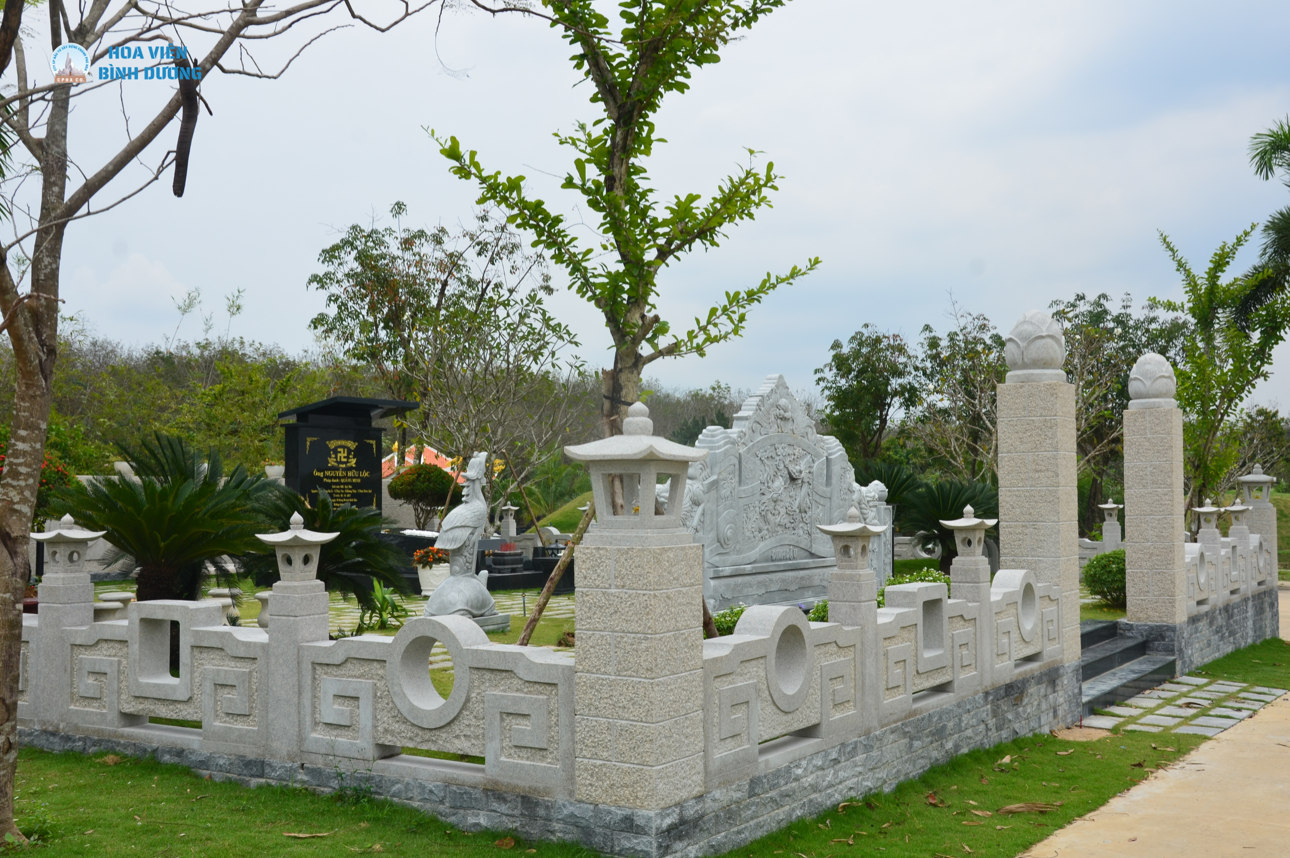 Mẫu mộ đá xây nguyên khối bền đẹp