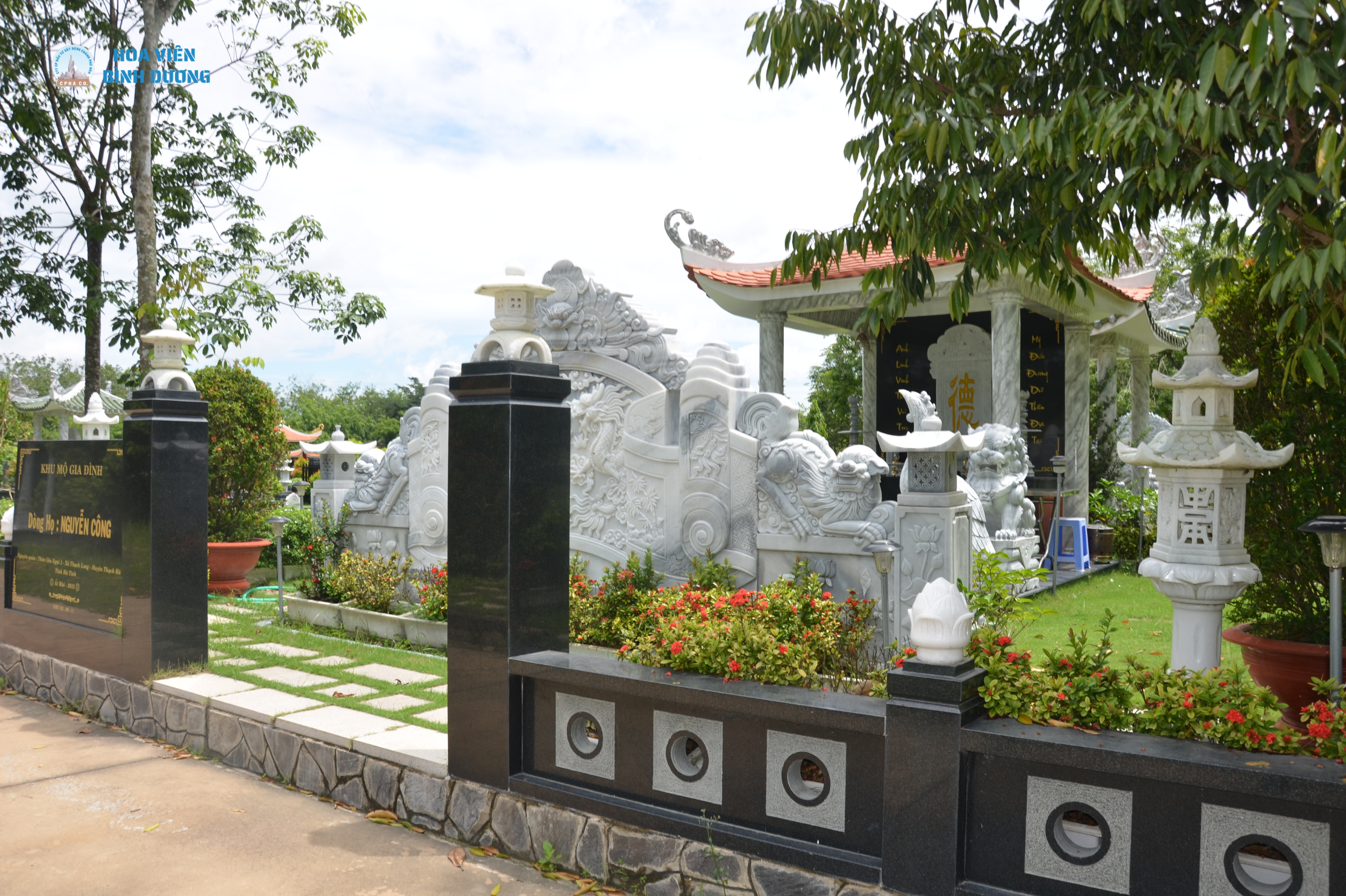 Mẫu mộ đá xây nguyên khối bền đẹp 4